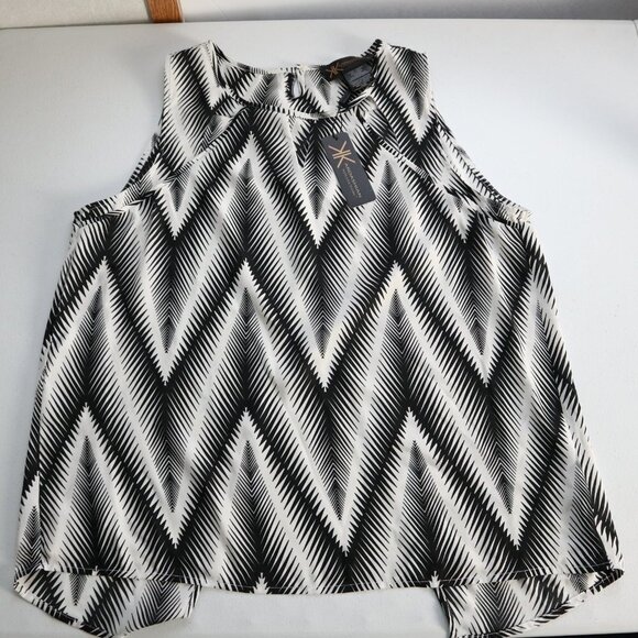 NEW Kim Kardashian Kollection Black/White Print Sleeveless Shirt Blouse Tank - Picture 1 of 10